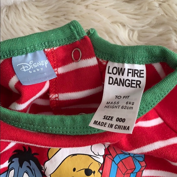 DISNEY Baby Winnie The Pooh Christmas Onesie and Hat Set Size 3-6 Months NWOT - Picture 4 of 9